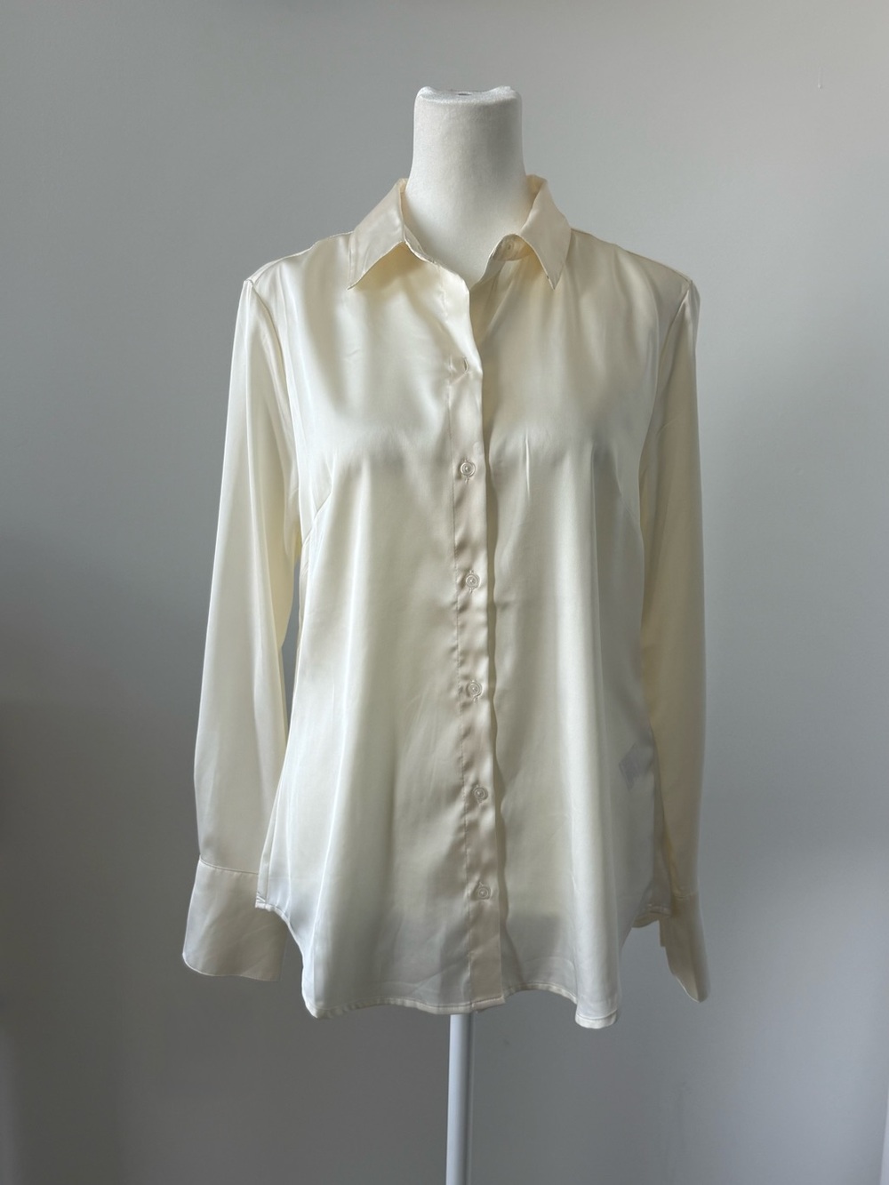Banana Republic Classic Women's Button-Front Ivory Silk Shirt